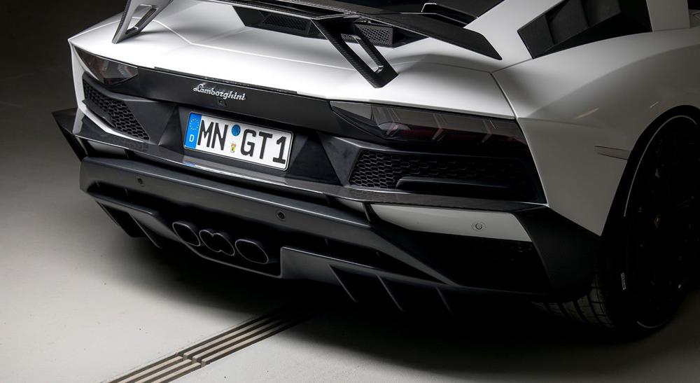 Lamborghini Aventador S/S Roadster | Rear Bumper Attachment