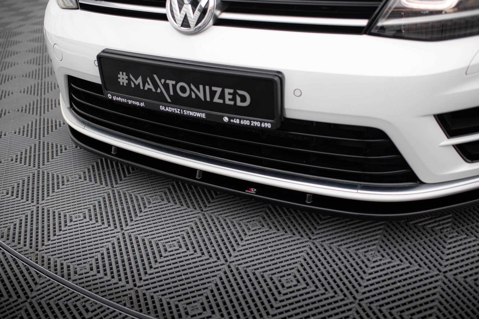 Front Splitter V.1 Volkswagen Golf R / R-Line Mk7 — Harrys Euro