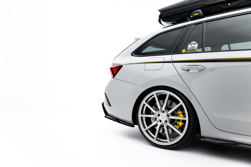 Rear Side Splitters V.7 Skoda Octavia RS Liftback / Combi Mk4 Facelift
