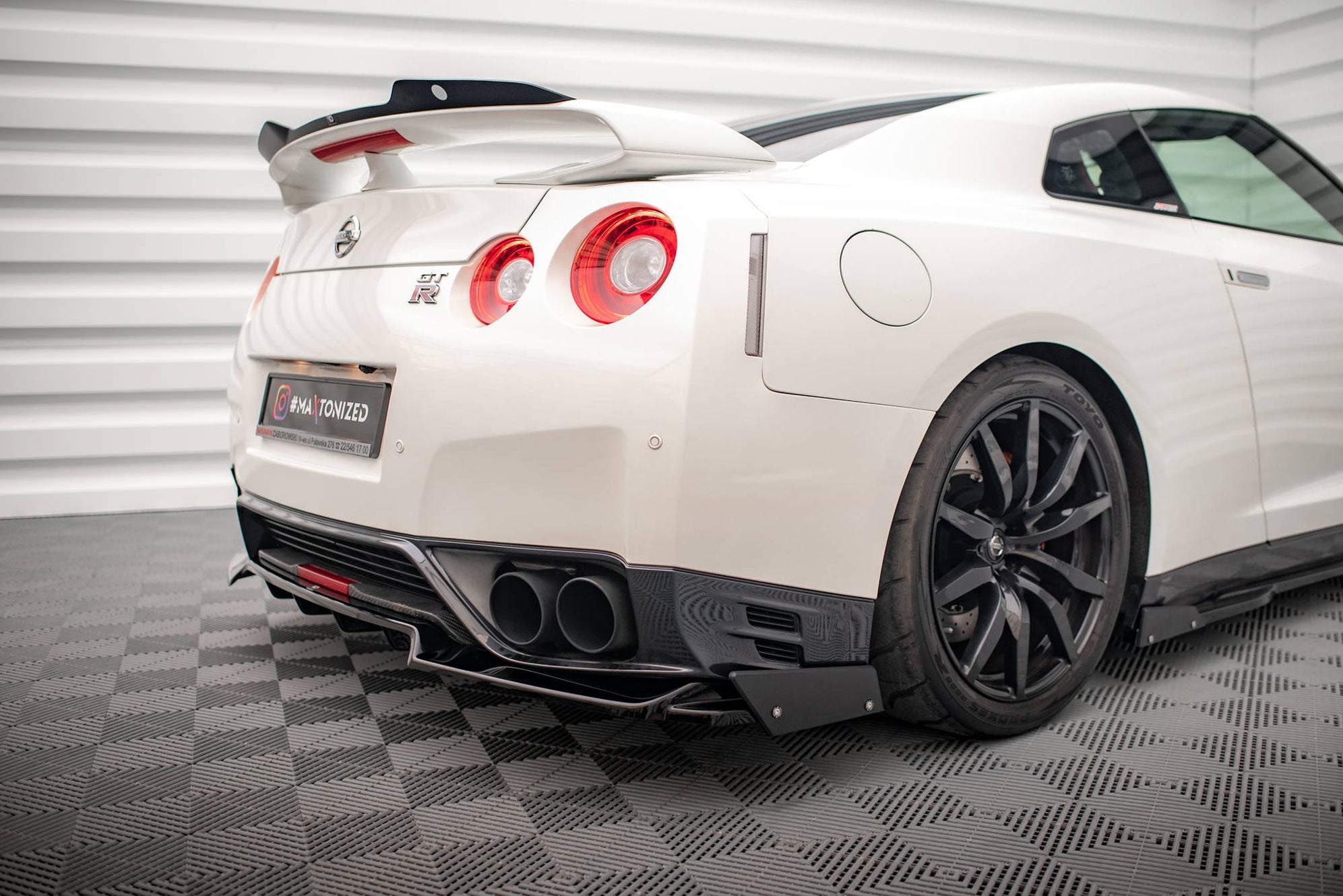 Rear Splitter + Flaps for Nissan GTR R35 Facelift — Harrys Euro