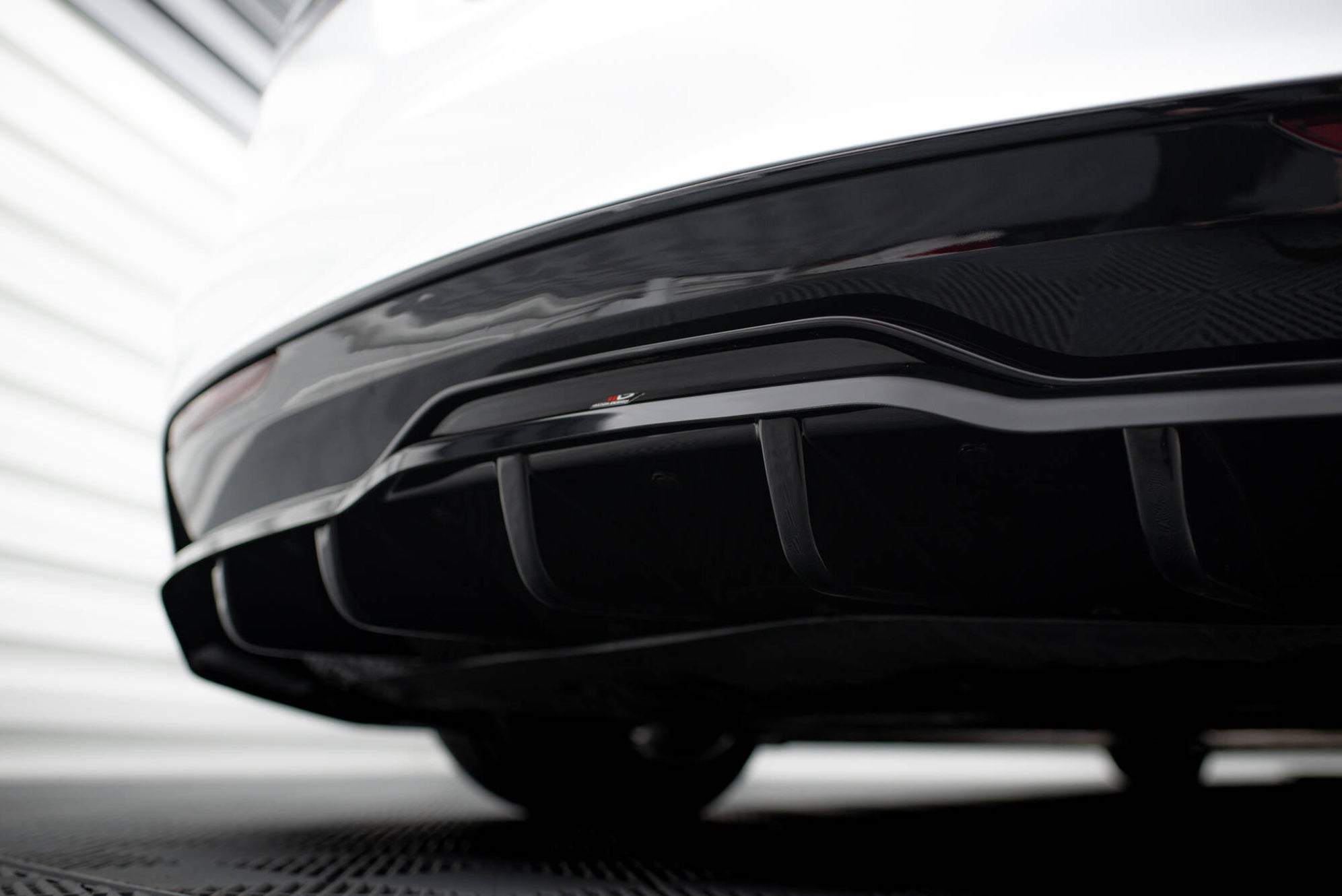 Rear Splitter (with vertical bars) V.1 Tesla Model S Plaid Mk1 Facelif ...