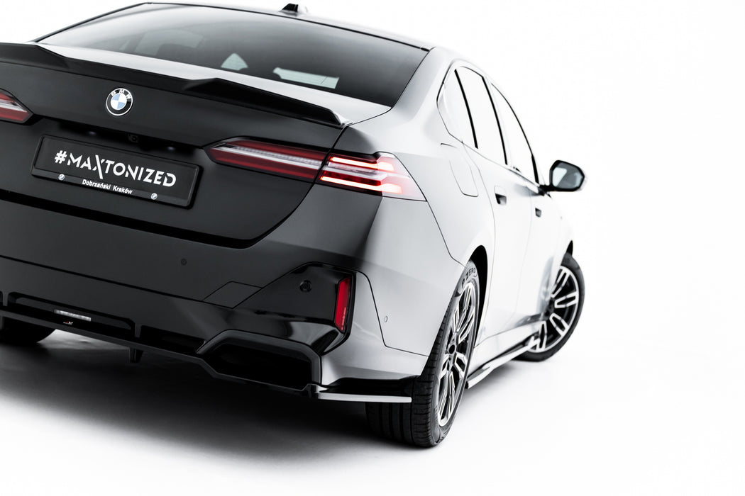 Rear Splitter (with vertical bars) V.2 BMW 5 / i5 M-Pack Sedan / Touring G60 / G61