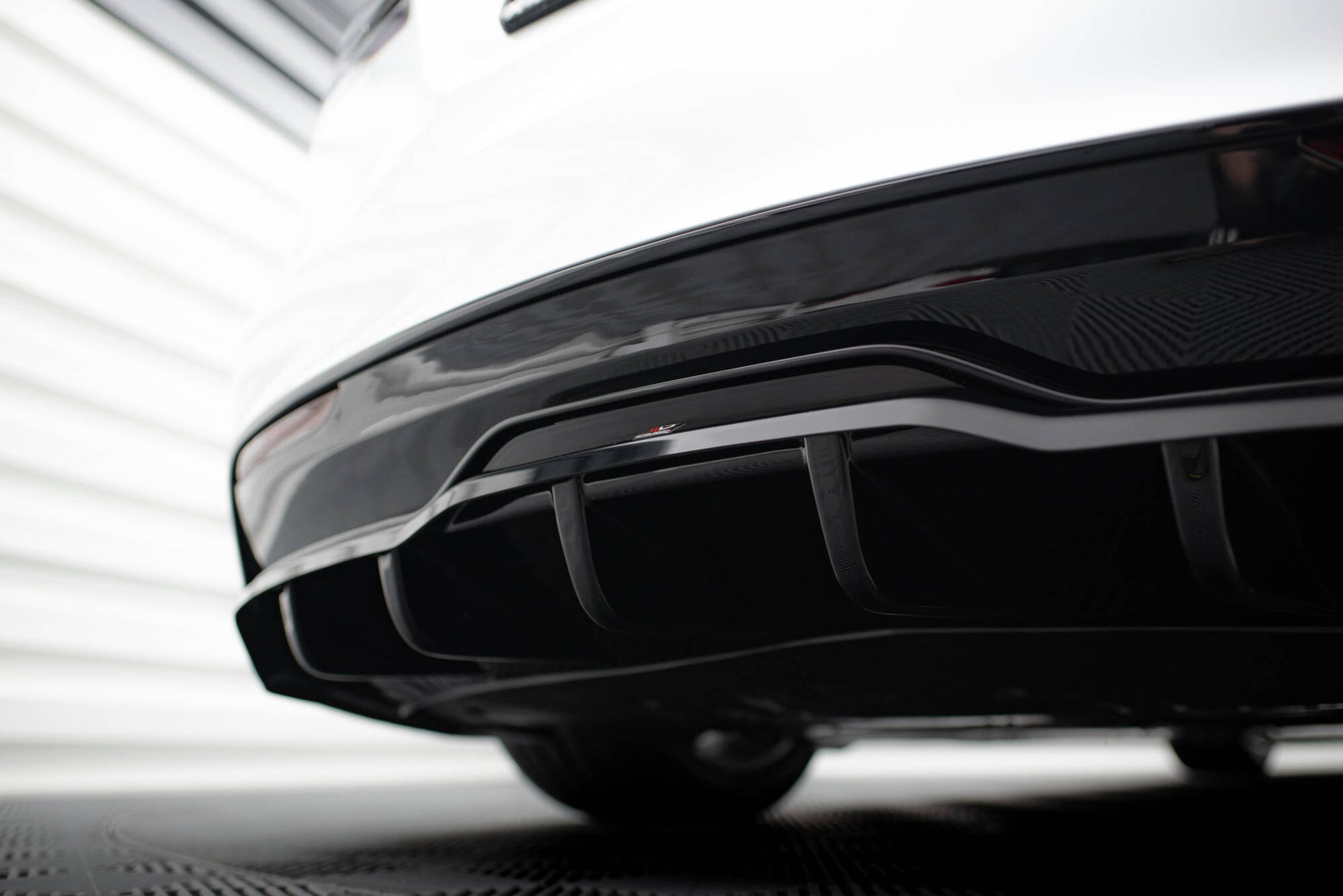Rear Splitter (with vertical bars) V.2 Tesla Model S Plaid Mk1 Facelif ...