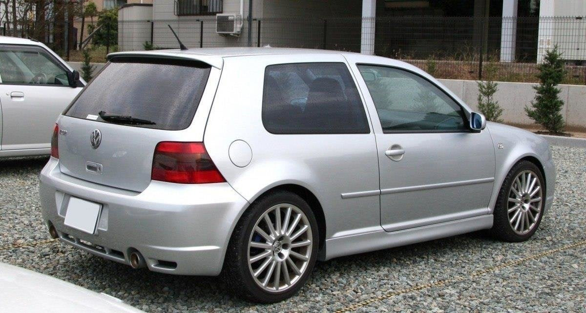 SIDE SKIRTS GOLF 4 3 DOOR