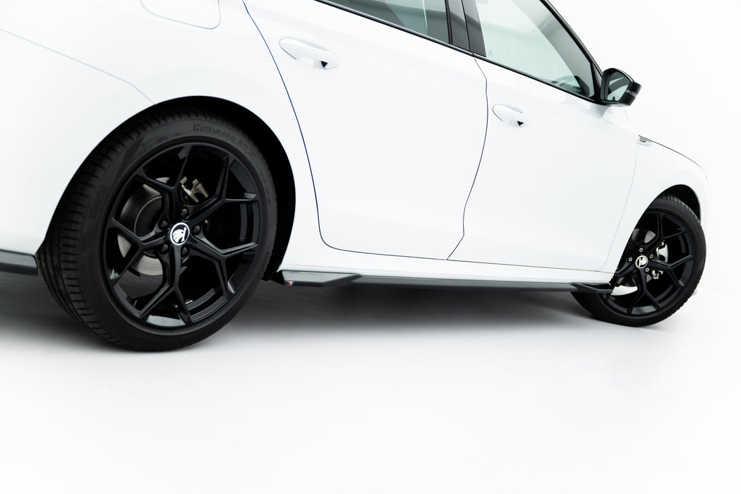 Side Skirts Diffusers V.3 Skoda Octavia RS Liftback / Combi Mk4 Facelift