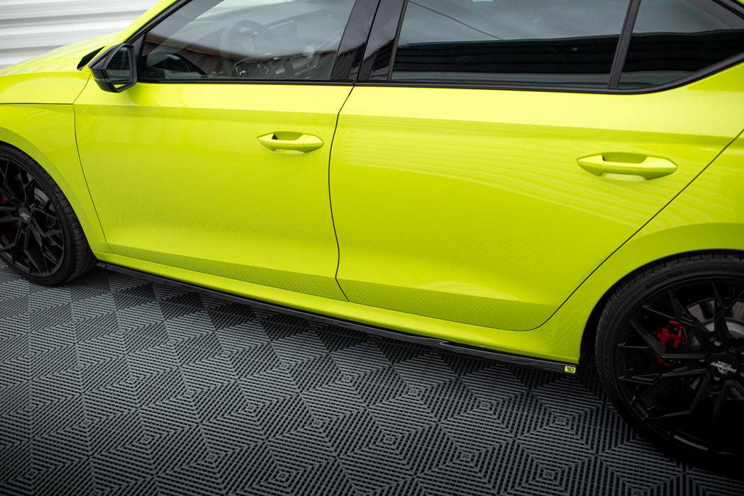 Side Skirts Diffusers V.1 Skoda Octavia RS Liftback / Combi Mk4