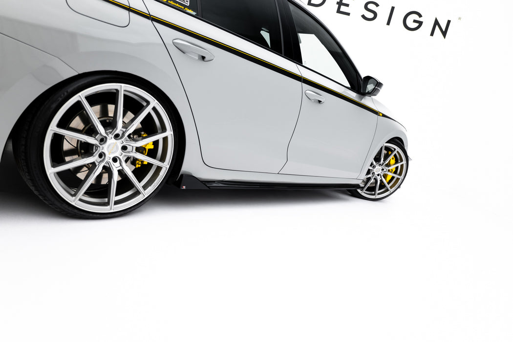 Side Skirts Diffusers V.4 Skoda Octavia RS Liftback / Combi Mk4 Facelift