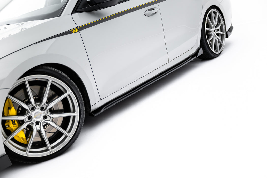 Side Skirts Diffusers V.4 Skoda Octavia RS Liftback / Combi Mk4 Facelift