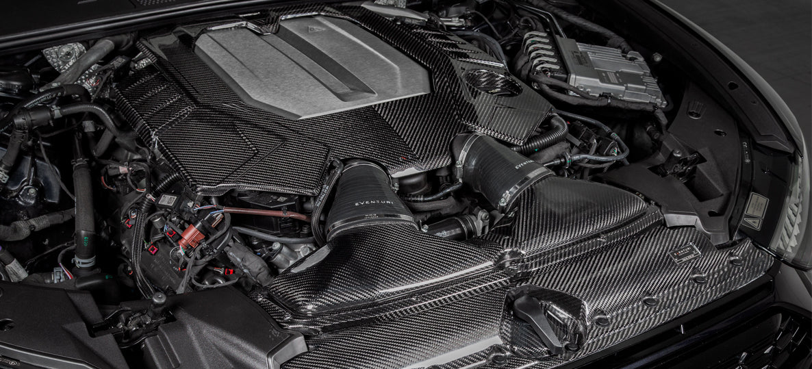 Eventuri - Audi C8 RS6 / RS7 Audi C8 RS6 RS7 Black Carbon Engine Cover Gloss